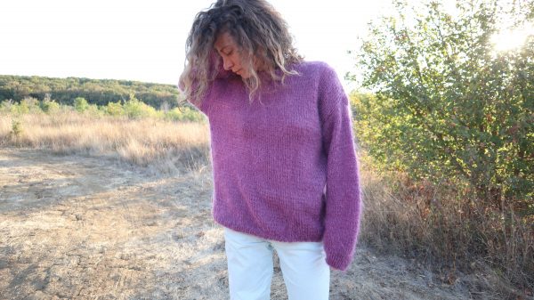 ръчно плетен дамски пуловер