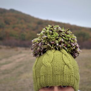ръчно плетена шапка